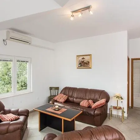 Apartament Maslina - Two Bedroom With Terrace And Garden View