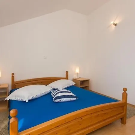 Maslina - Two Bedroom With Terrace And Garden View