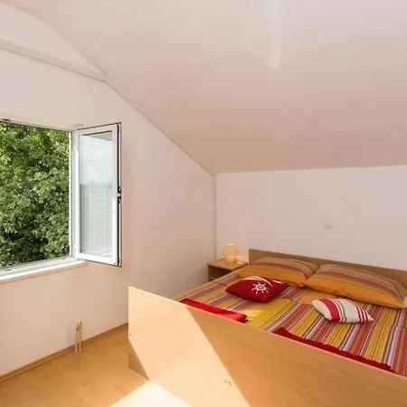 Apartament Maslina - Two Bedroom With Terrace And Garden View *