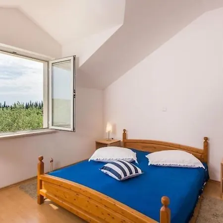 Maslina - Two Bedroom With Terrace And Garden View