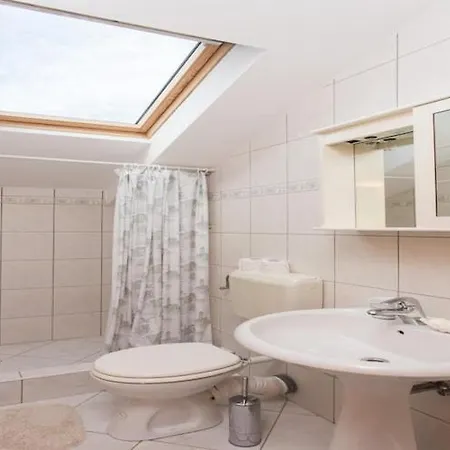 Maslina - Two Bedroom With Terrace And Garden View Čilipi