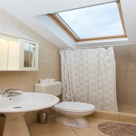 Maslina - Two Bedroom With Terrace And Garden View Čilipi